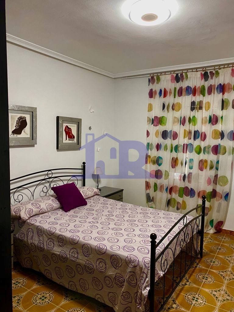 Dormitori de Pis en venda en Cuenca Capital amb Calefacció, Terrassa i Moblat