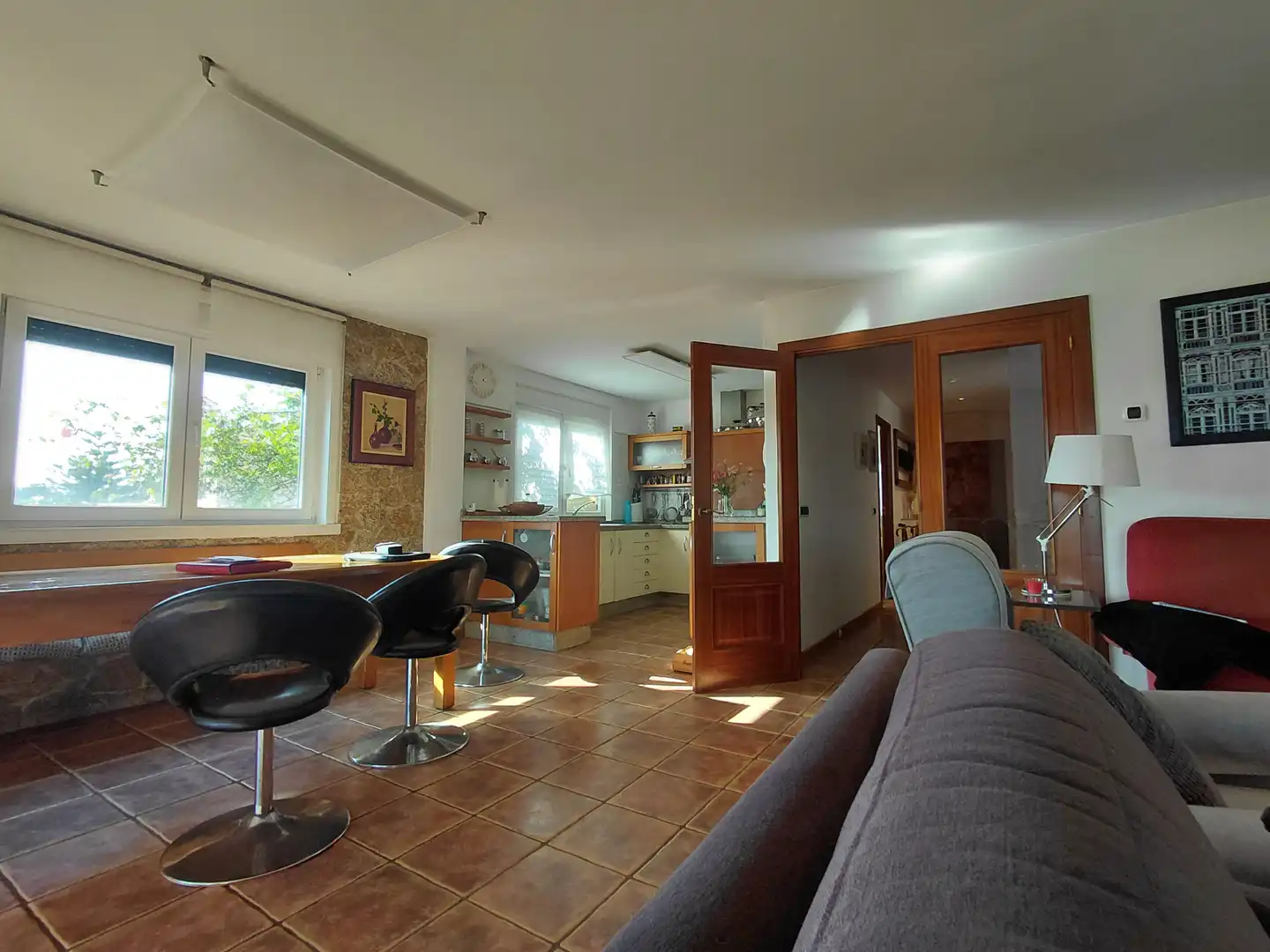 Sala de estar de Casa o chalet en venta en Oleiros con Calefacción, Jardín privado y Parquet