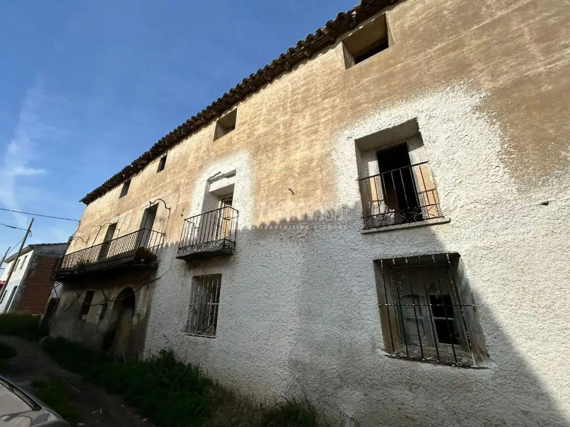 Exterior view of Country homes for sale in Zaragoza