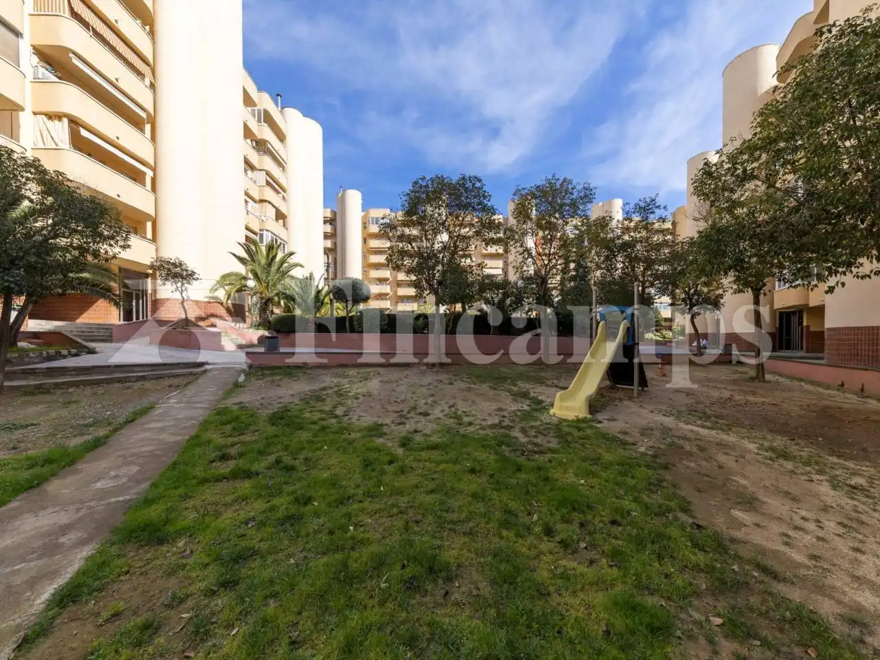 Außenansicht von Wohnung zum Verkauf in Sabadell mit Heizung, Terrasse und Balkon