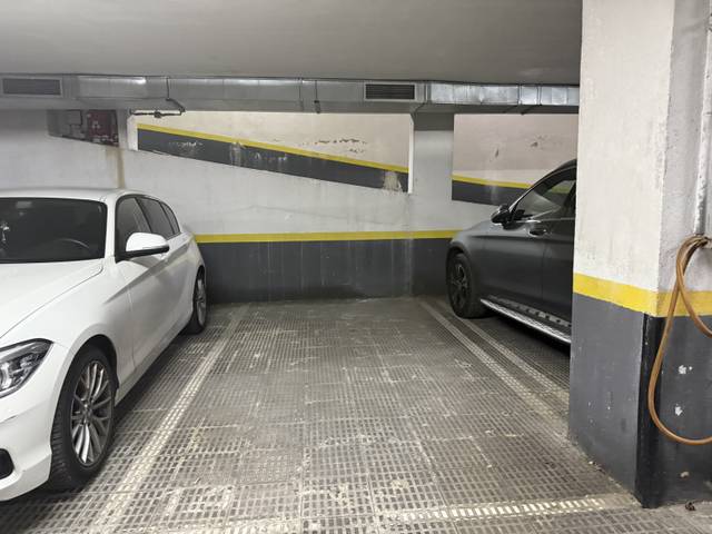 Garaje en Alquiler en Madrid - CL FERNANDEZ CARO en Concepción