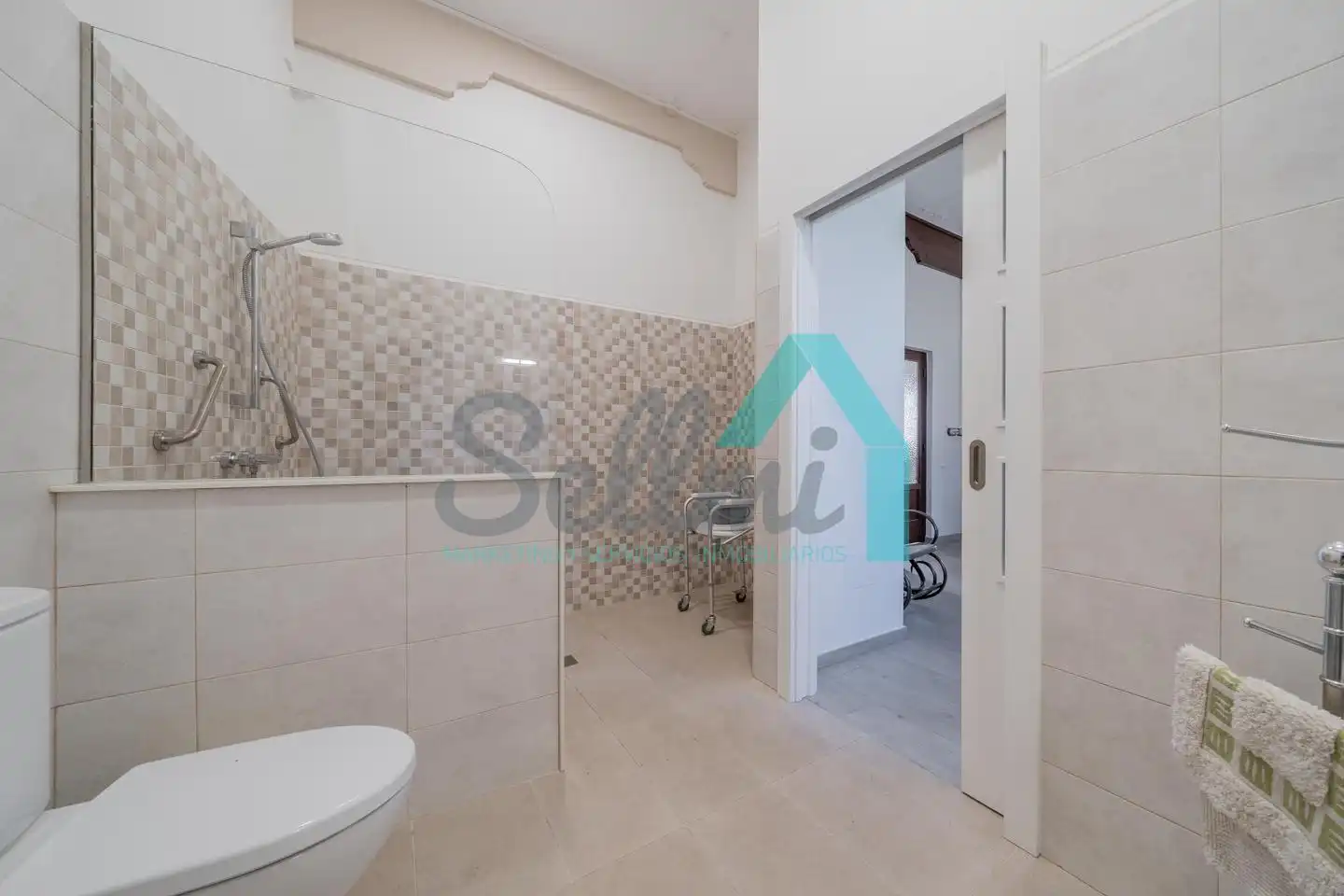 Bathroom of Houses for sale in Pravia  with Heating, Private garden and Parquet flooring
