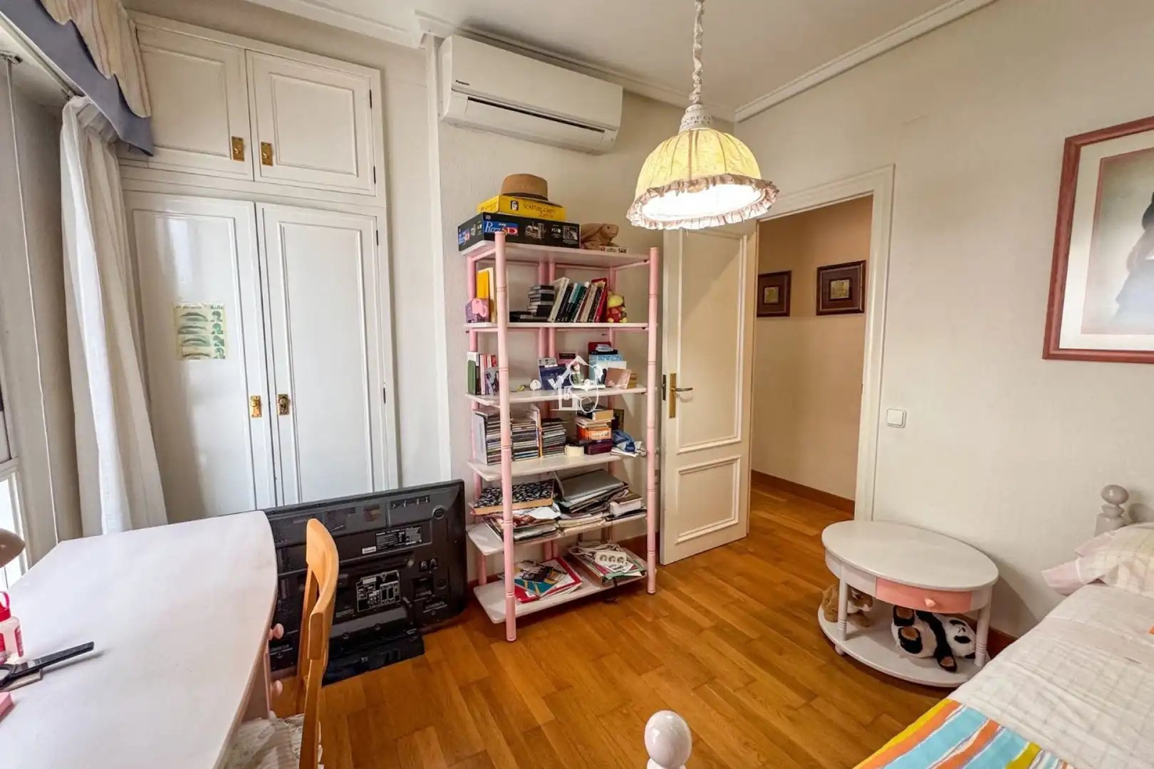 Habitación de Apartamento de alquiler en Torrevieja con Aire acondicionado, Amueblado y Horno