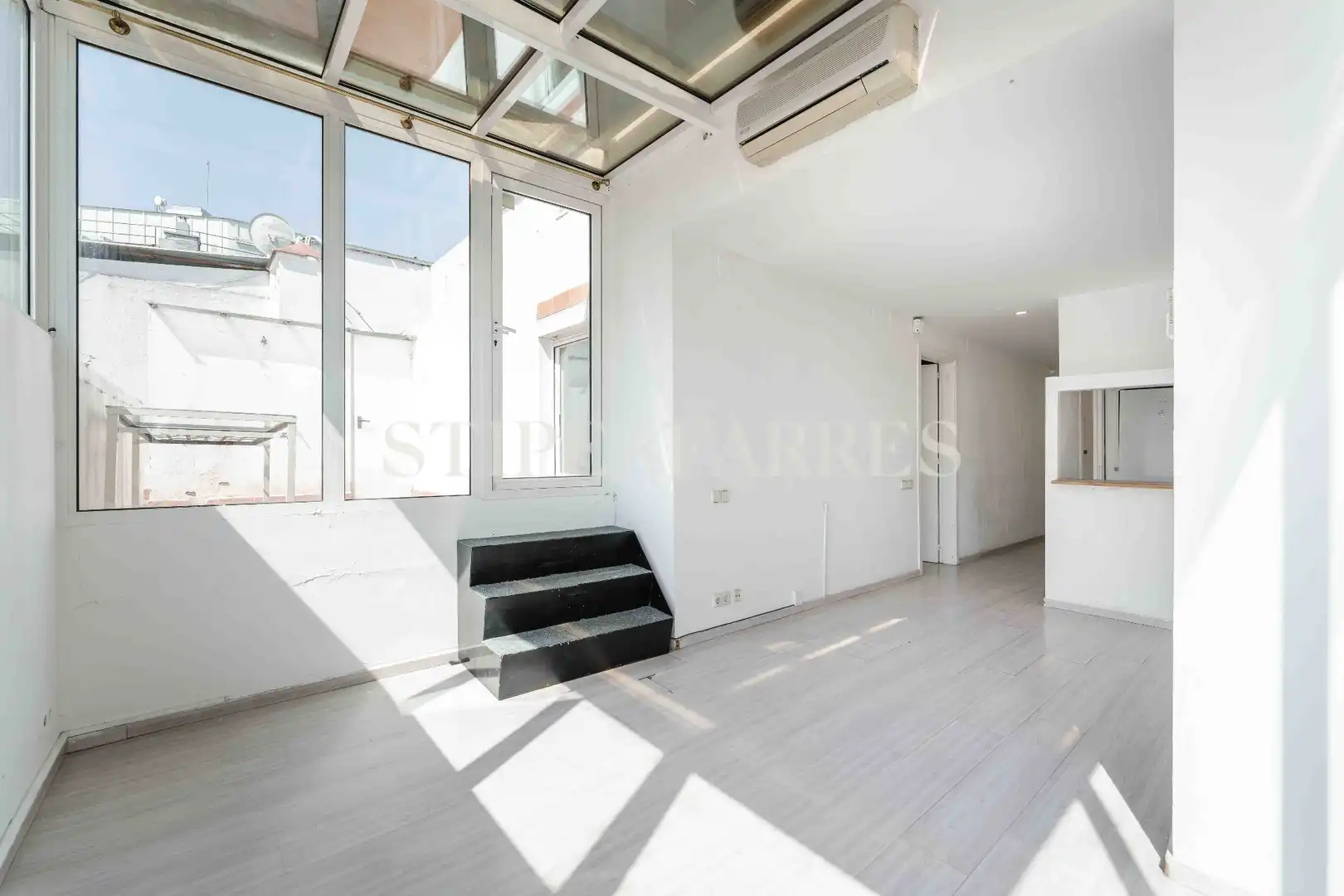 Vista exterior de Ático en venta en Barcelona con Aire acondicionado, Calefacción y Trastero