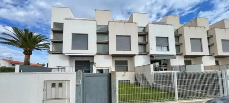 Casa adosada en venda a Costa Norte