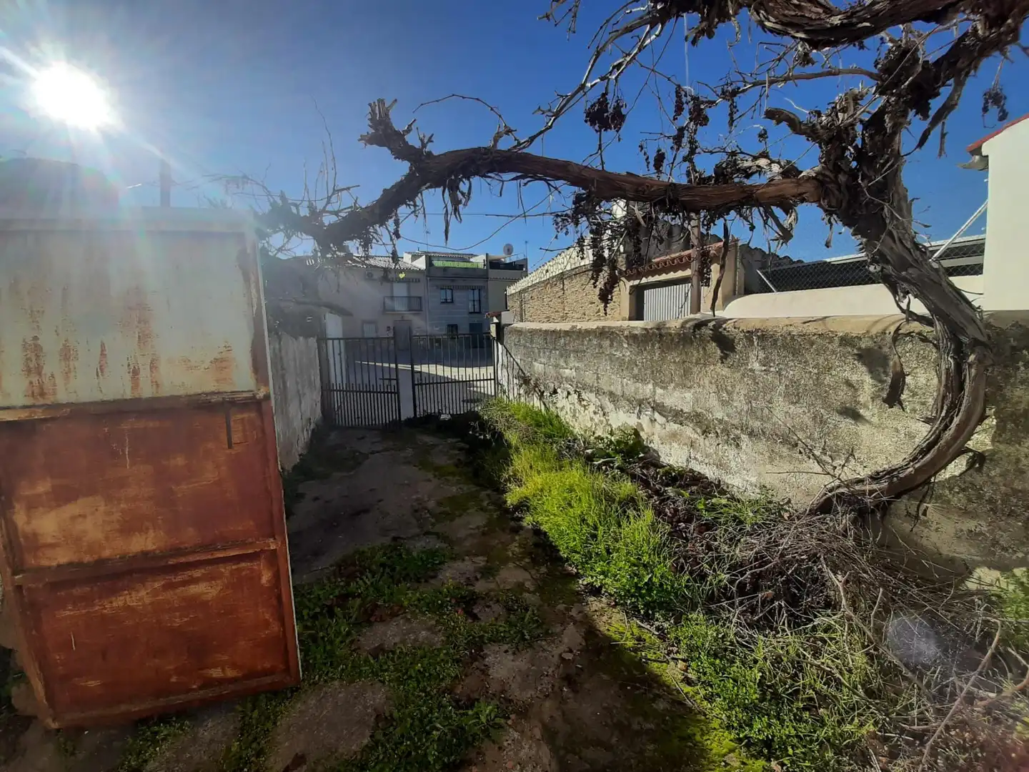 Houses for sale in Botija  with Private garden and Storage room
