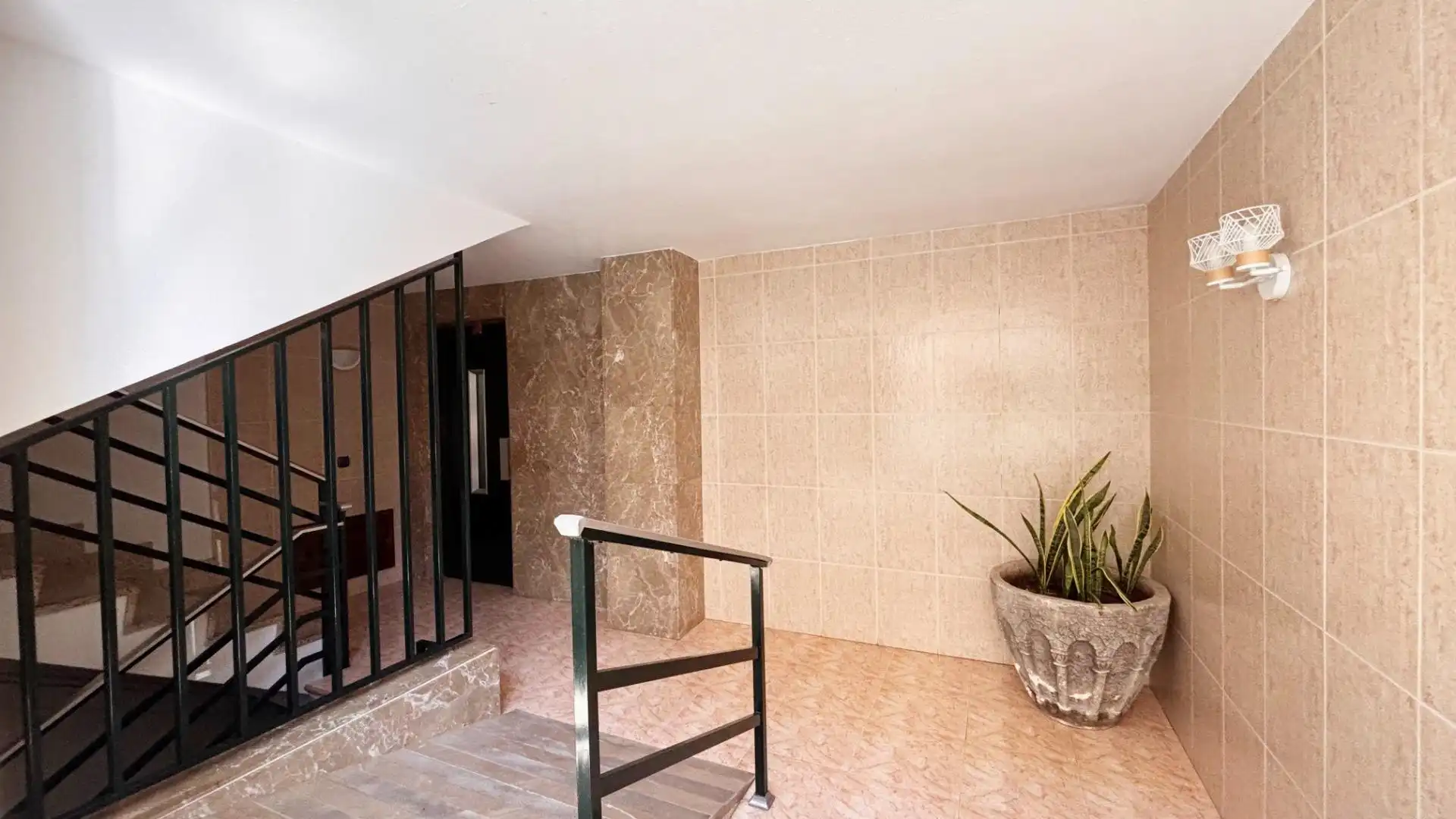 Piso con terraza en venta en Calle COLUBI, imagen 26