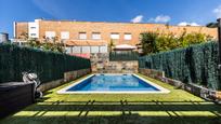 Piscina de Casa o xalet en venda en Sabadell amb Aire condicionat, Calefacció i Jardí privat