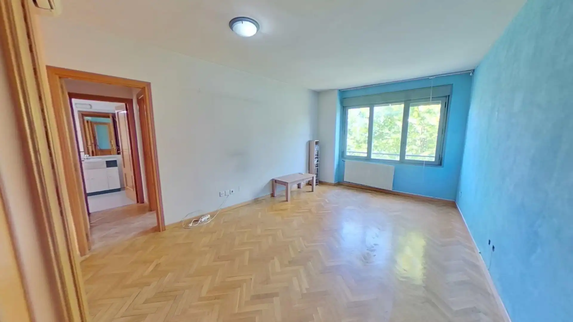 Sala d'estar de Pis en venda en Madrid amb Aire condicionat, Calefacció i Jardí privat