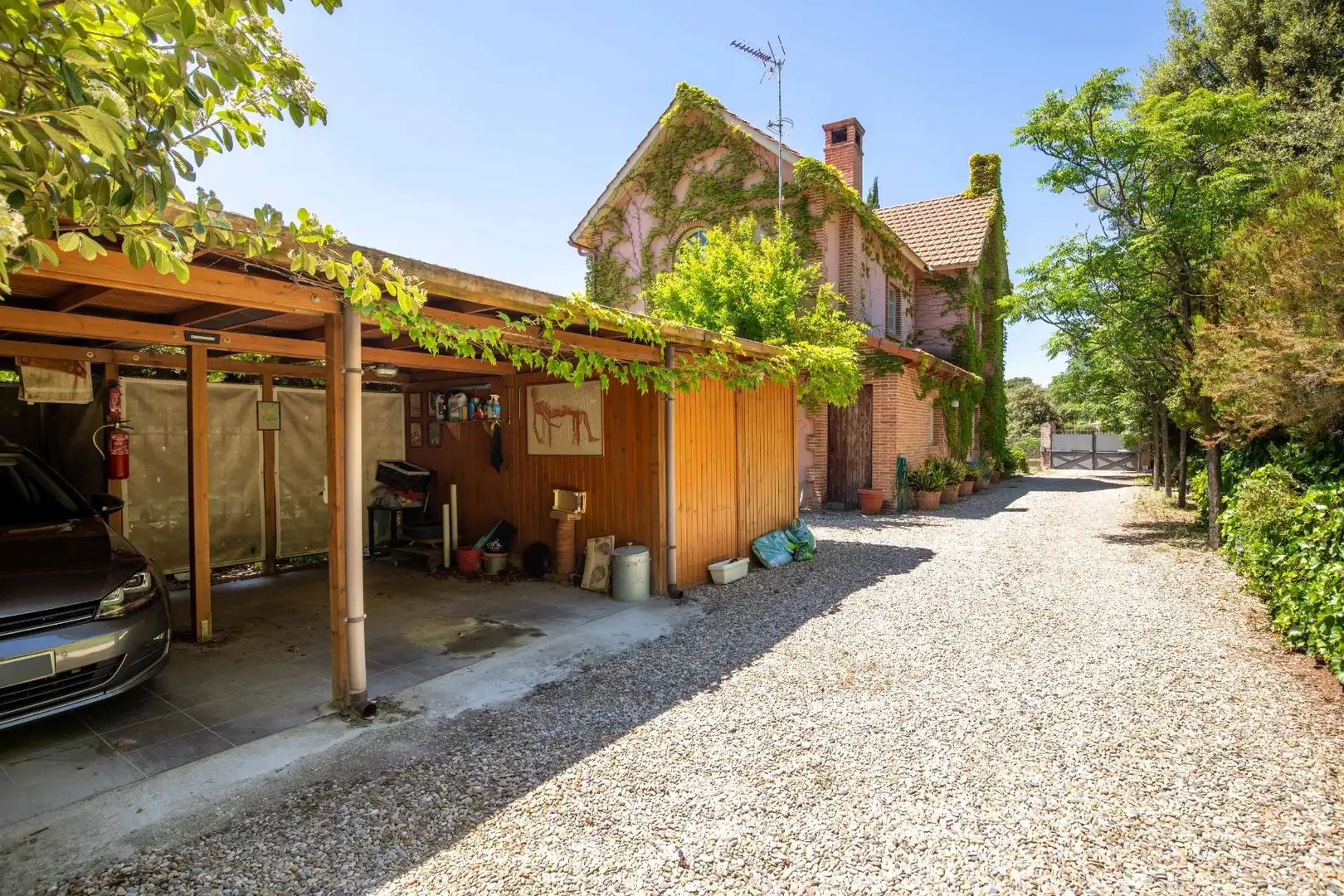 Außenansicht von Haus oder Chalet zum Verkauf in Matadepera mit Privatgarten und Schwimmbad