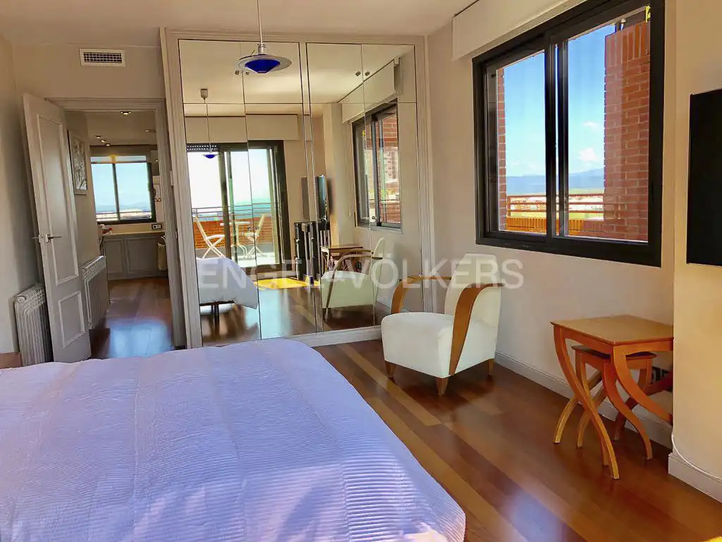 Bedroom of Attic for sale in Madrid  with Air Conditioner, Heating and Private garden