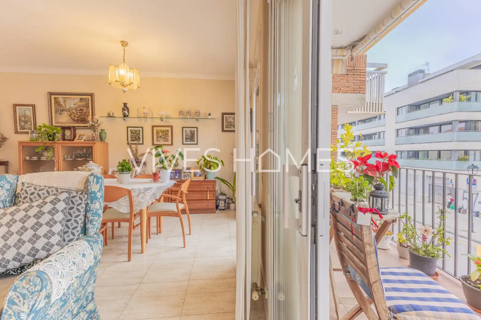 Außenansicht von Wohnung zum Verkauf in Sant Andreu de Llavaneres mit Klimaanlage, Heizung und Terrasse