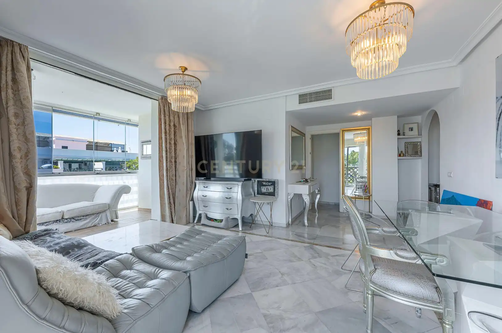 Sala de estar de Apartamento en venta en Marbella con Aire acondicionado, Trastero y Lavadora