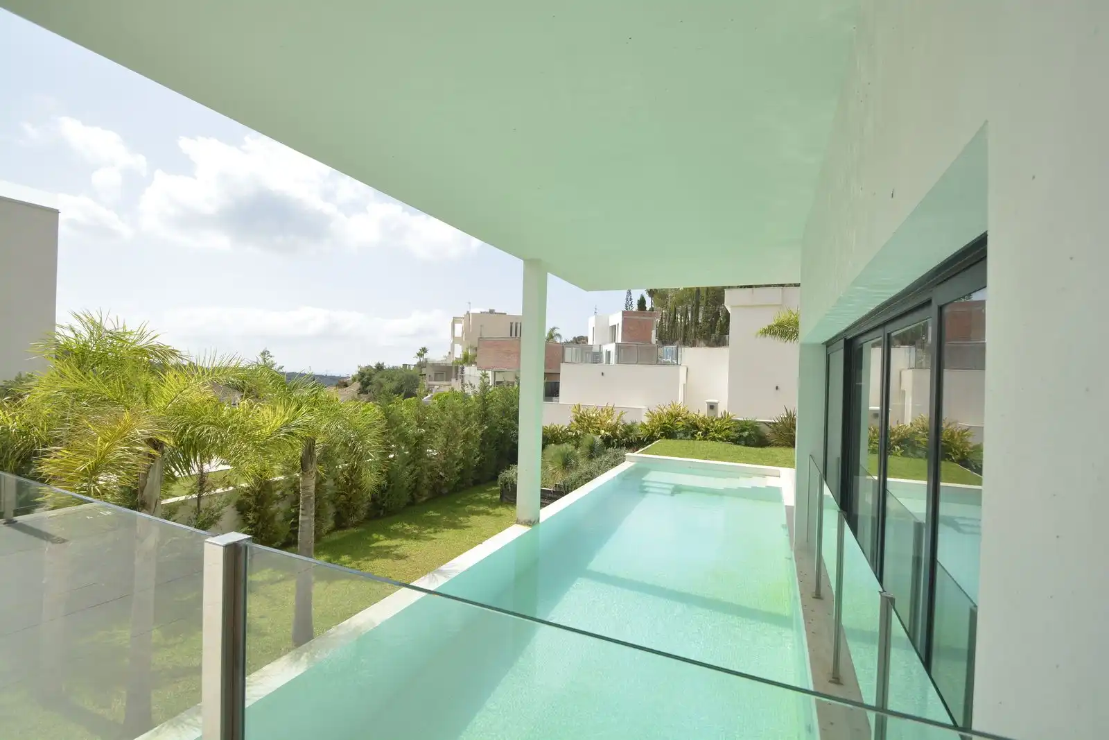 Swimming pool of Houses for sale in Marbella  with Air Conditioner, Private garden and Terrace