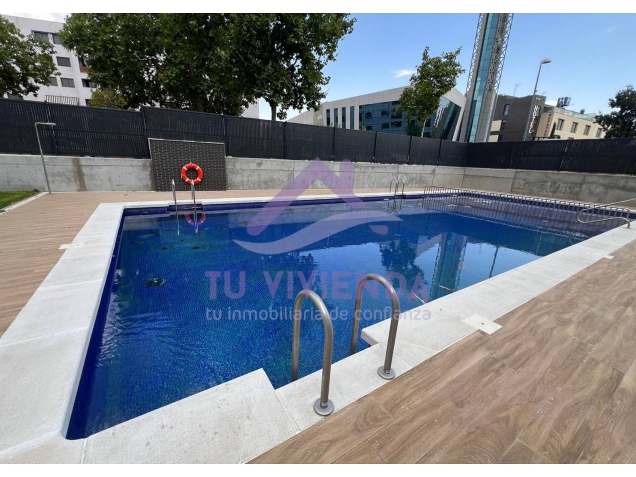 Piscina de Piso de alquiler en Valladolid Capital con Aire acondicionado, Calefacción y Terraza