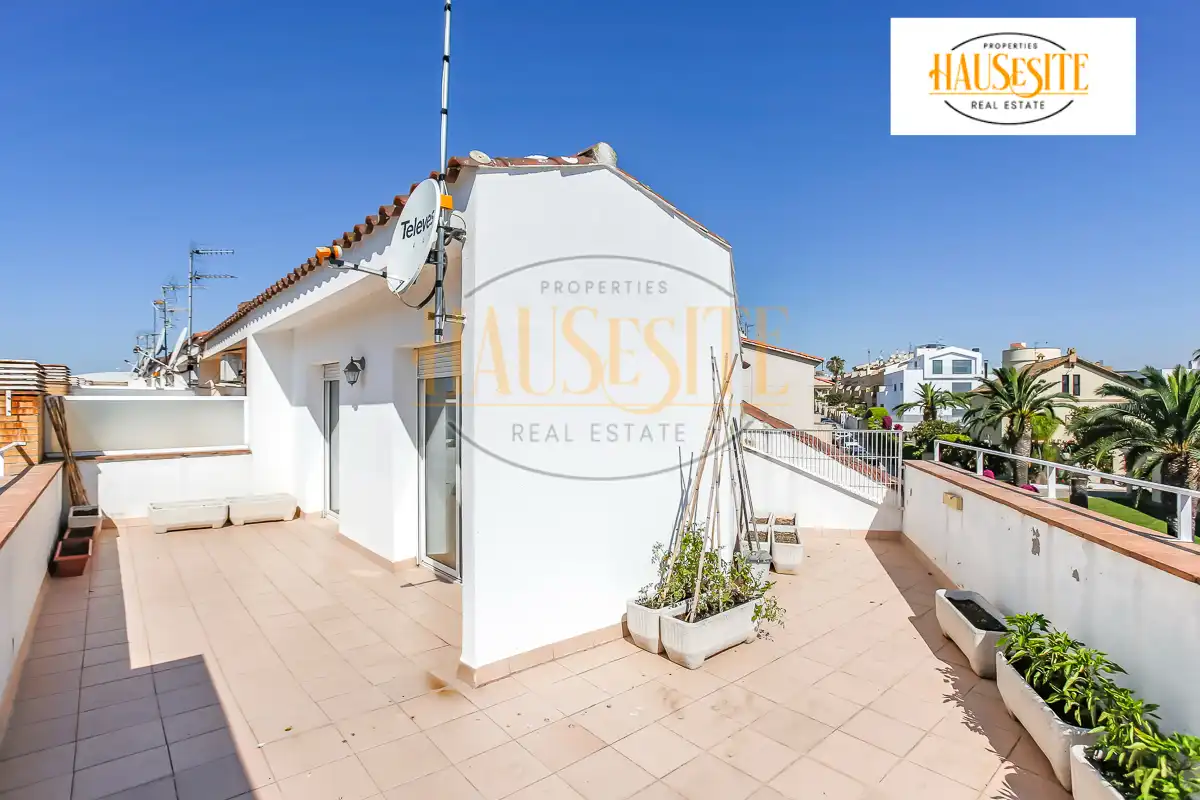 Terrace of Houses for sale in Vilanova i la Geltrú  with Heating, Terrace and Balcony