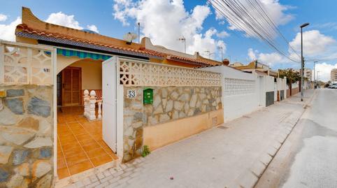 Foto 2 de Casa adosada en venta en Calle Matilde Peñaranda, 53, Nueva Torrevieja, Alicante