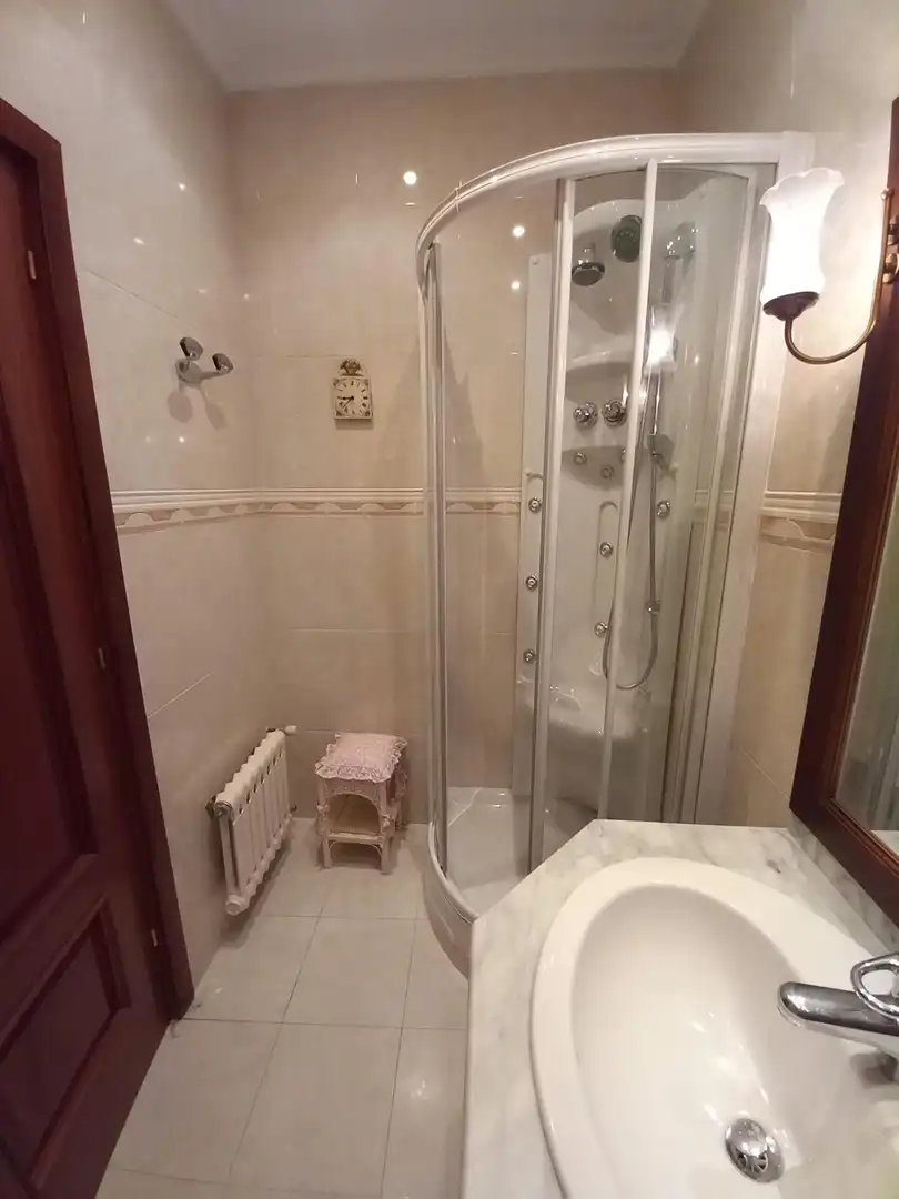 Baño de Piso en venta en Torrelavega  con Calefacción, Terraza y Trastero