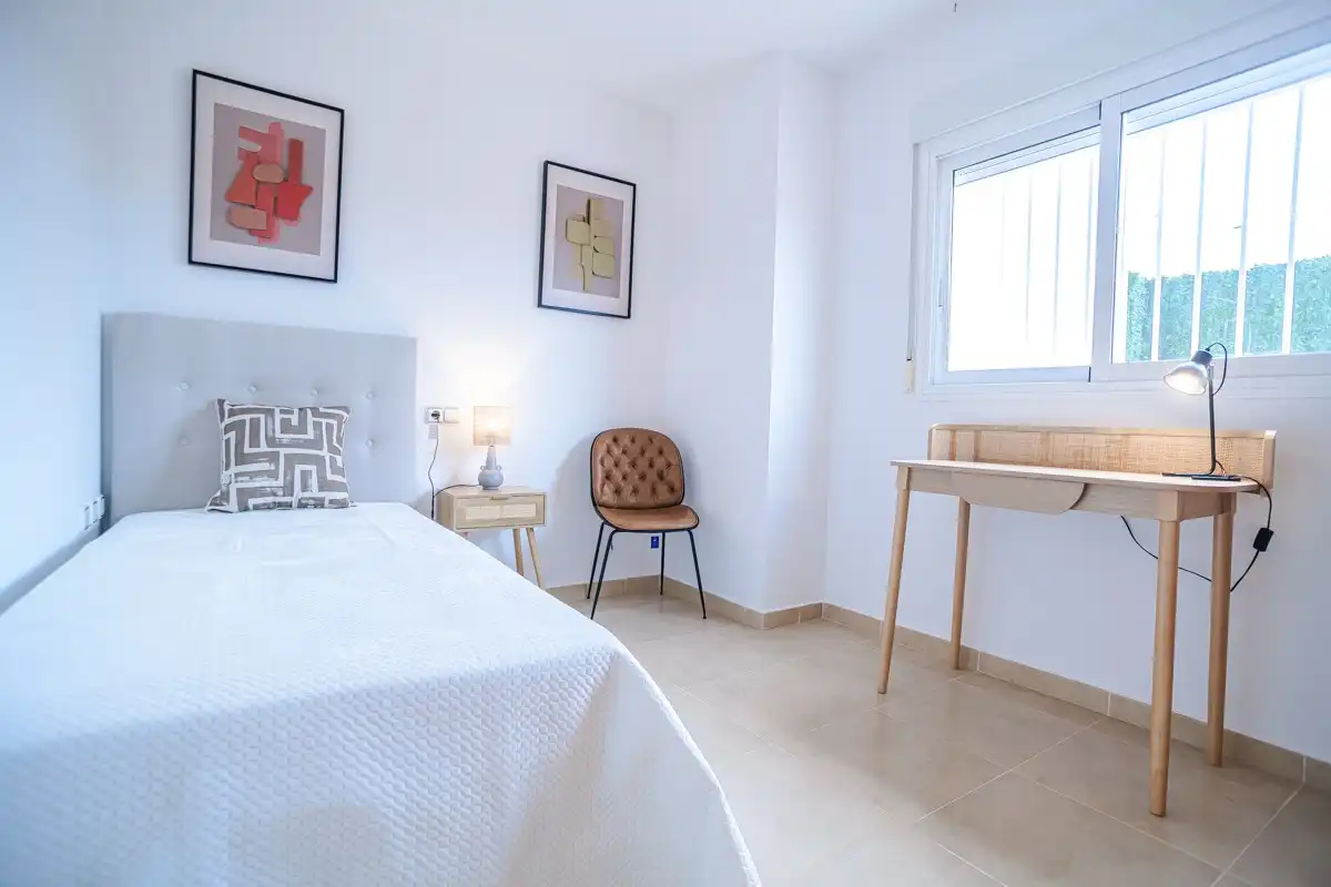 Dormitori de Apartament en venda en Orihuela amb Terrassa, Piscina i Piscina comunitària