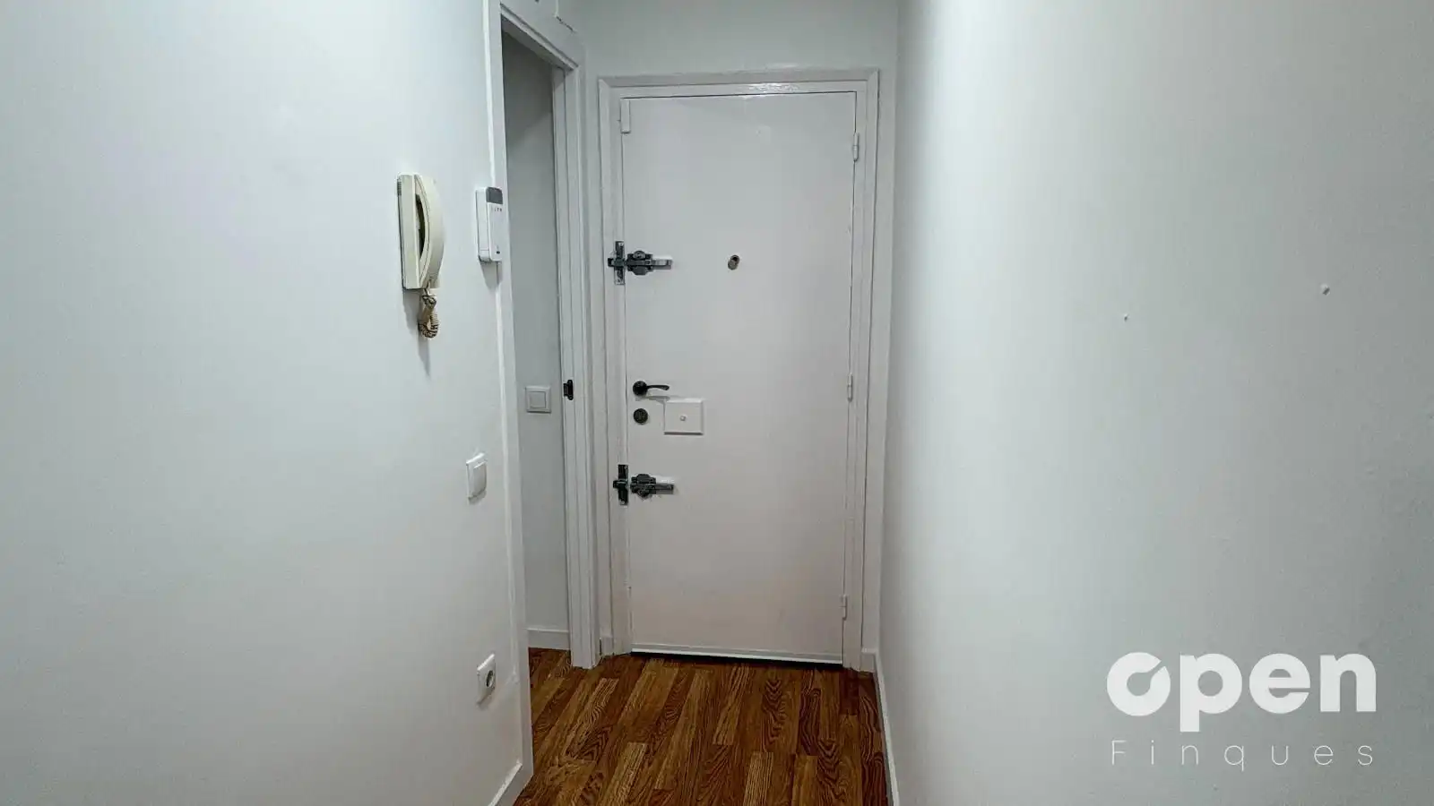 Piso en venta en Terrassa con Aire acondicionado, Parquet y Alarma
