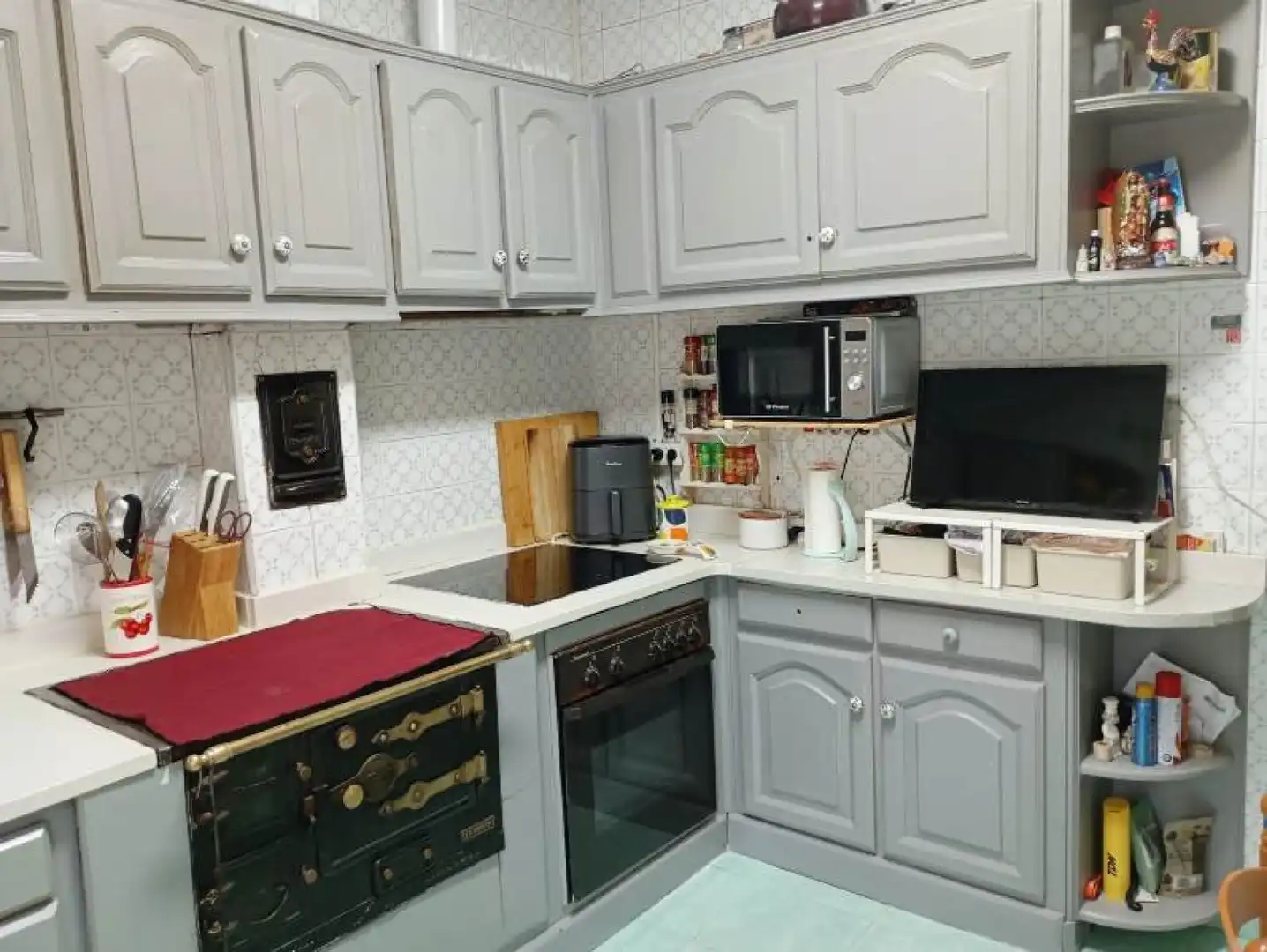 Cocina de Casa o chalet en venta en Los Corrales de Buelna  con Calefacción, Jardín privado y Terraza