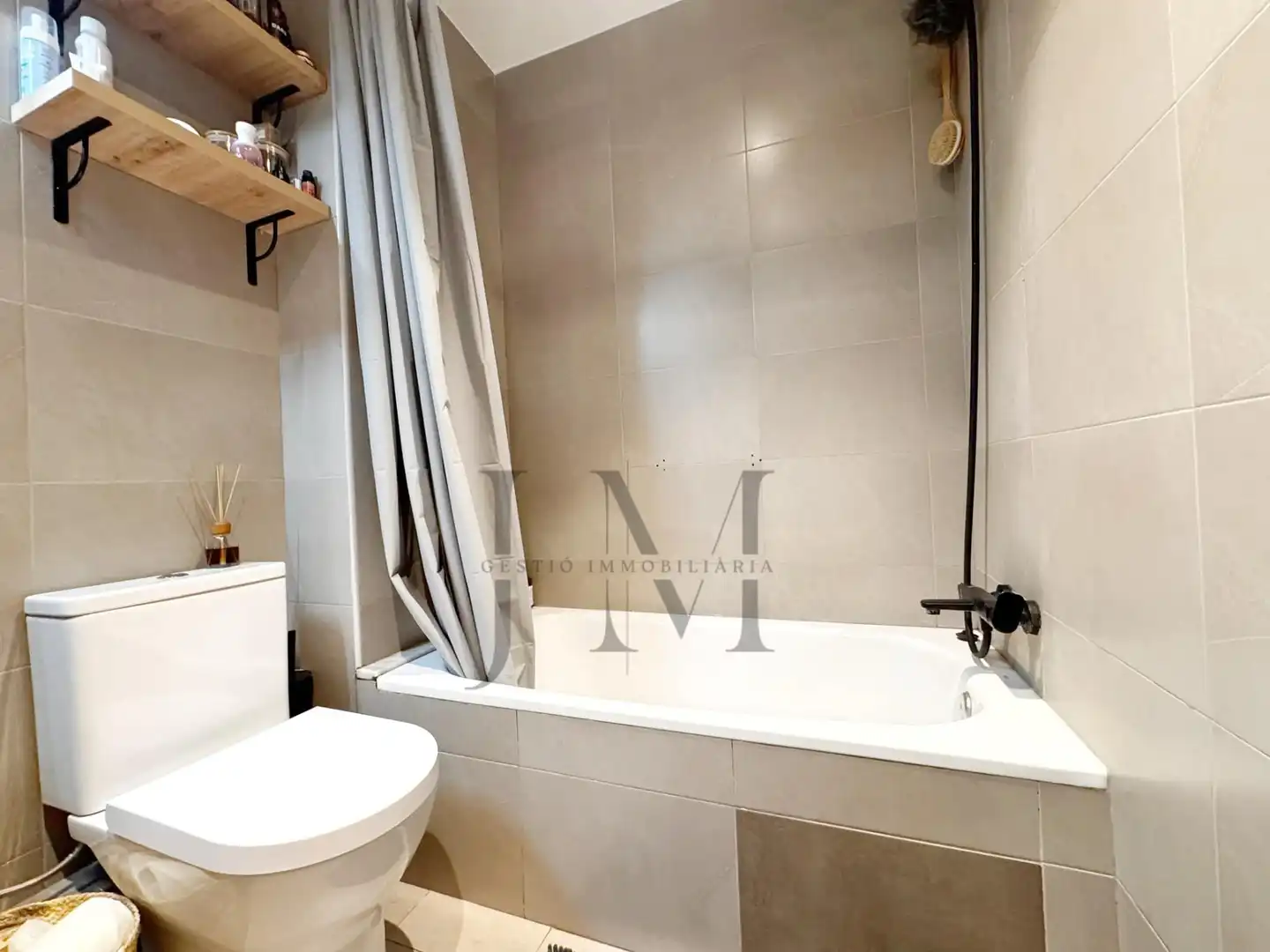 Badezimmer von Wohnung zum Verkauf in Terrassa mit Heizung