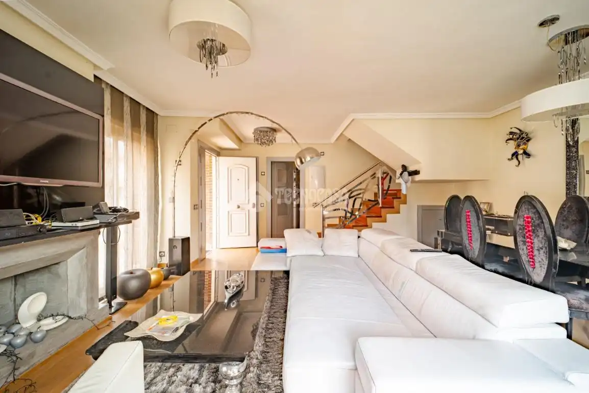 Sala de estar de Casa adosada en venta en Arganda del Rey con Aire acondicionado y Calefacción