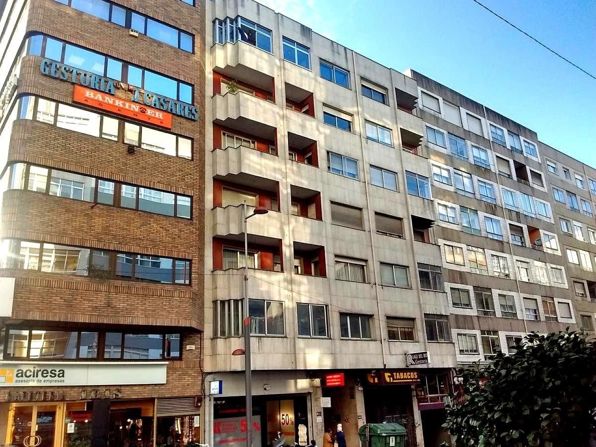 Vista exterior de Local en venda en Vigo 