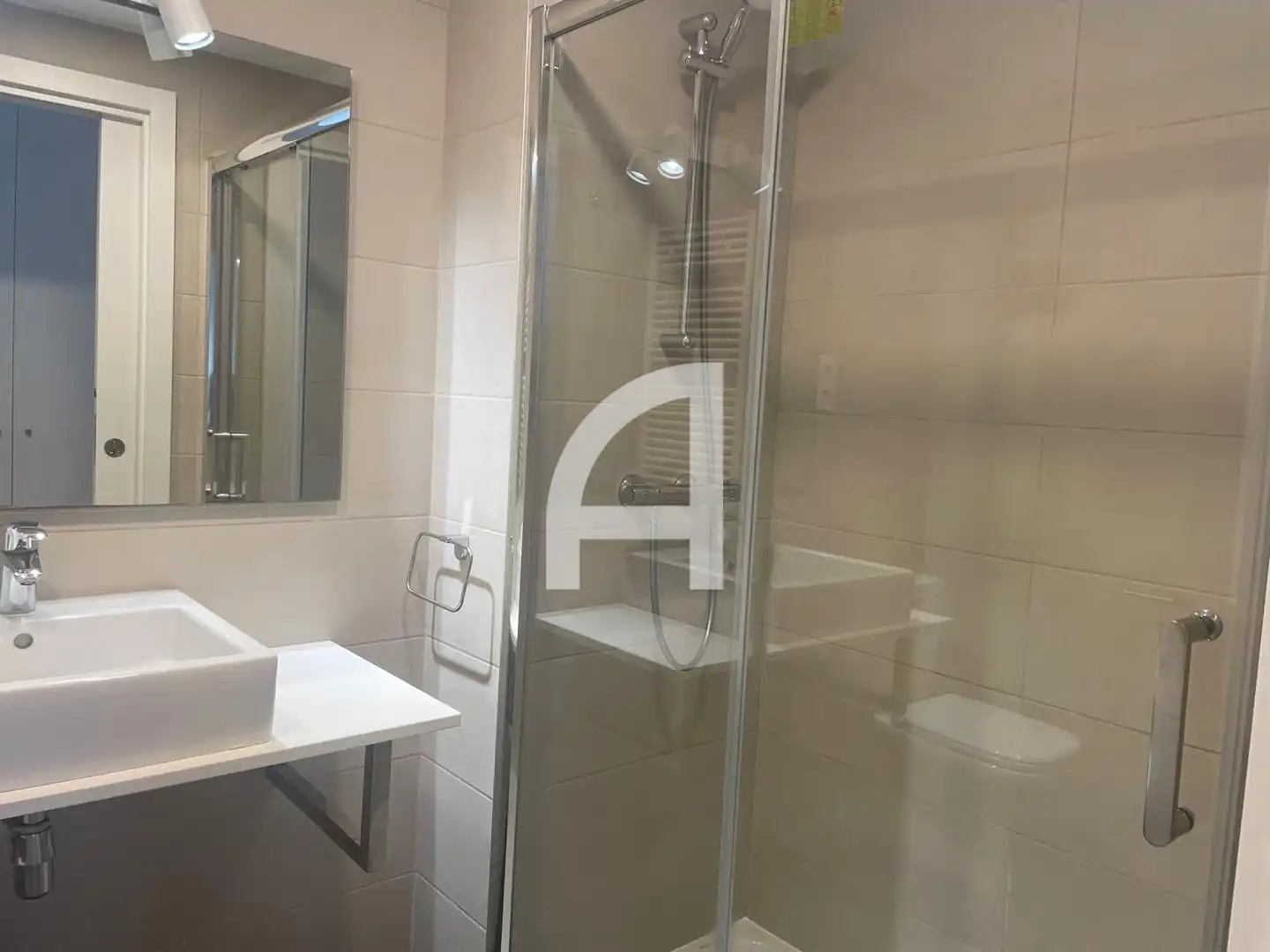Baño de Piso en venta en Terrassa con Aire acondicionado, Calefacción y Terraza