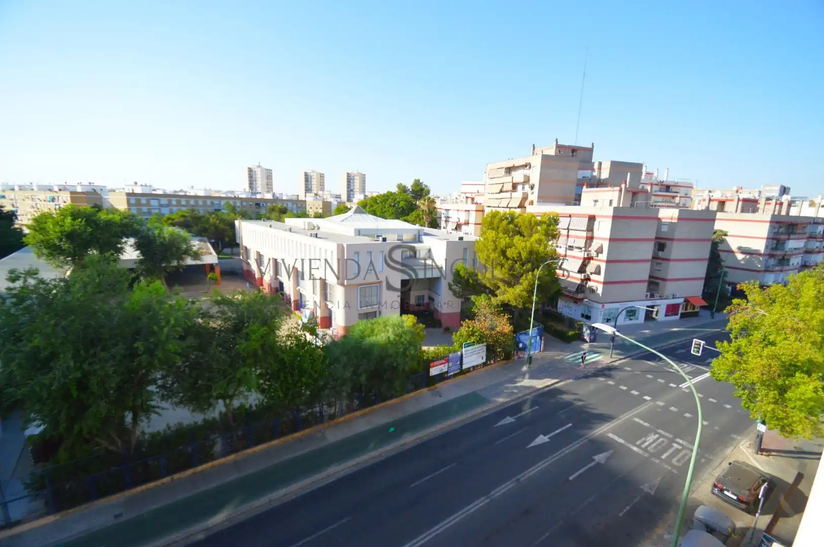 Vista exterior de Pis de lloguer en Sevilla amb Aire condicionat i Calefacció