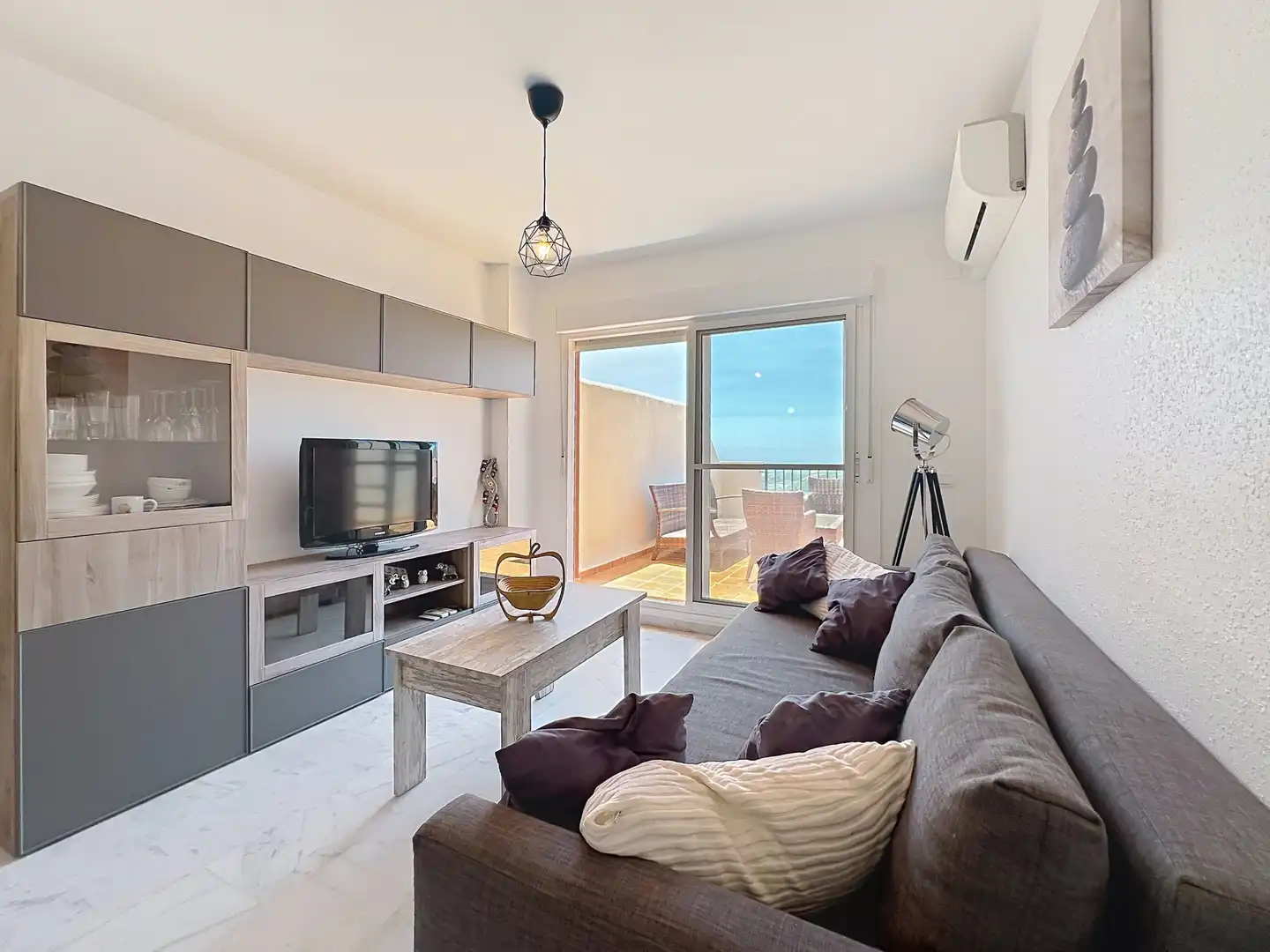 Sala de estar de Ático en venta en Casares con Aire acondicionado, Terraza y Piscina