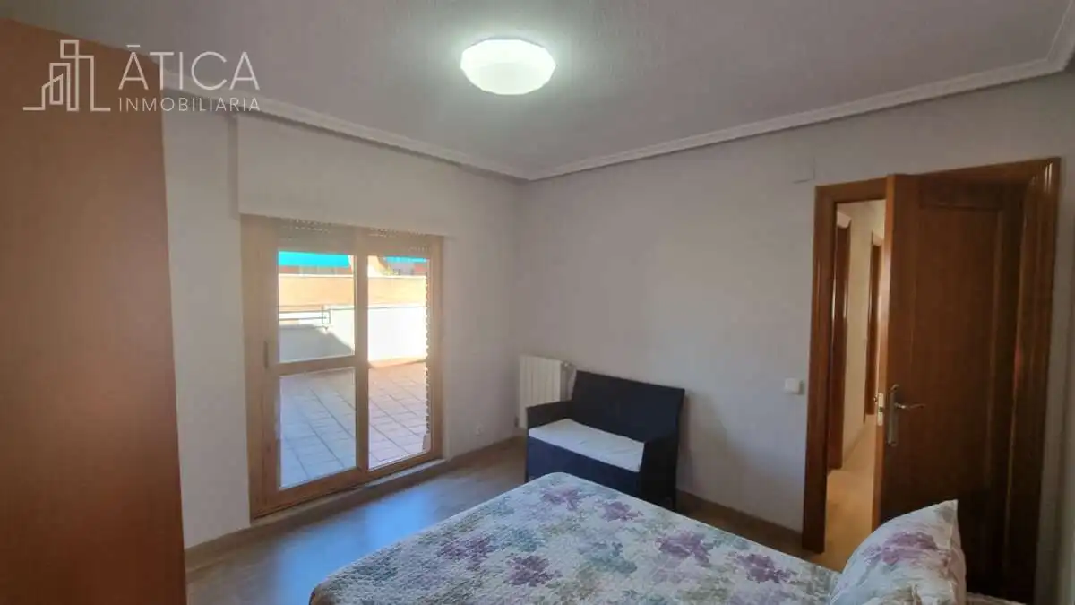 Dormitori de Àtic de lloguer en San Bernardo - Carmelitas - Campus