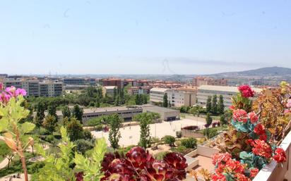 Vista exterior de Dúplex en venda en Sant Feliu de Llobregat amb Terrassa i Piscina