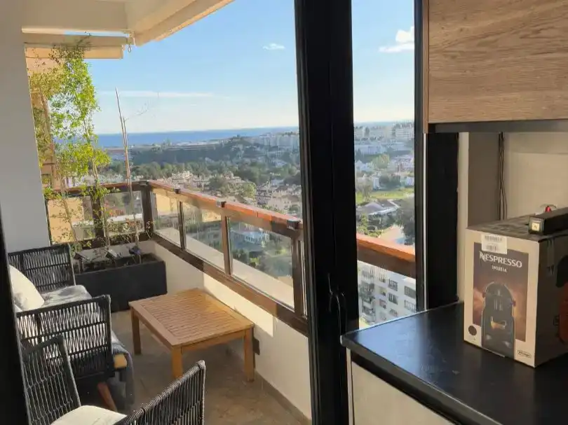 Terrasse von Wohnung zur Miete in Marbella mit Klimaanlage, Schwimmbad und Möbliert