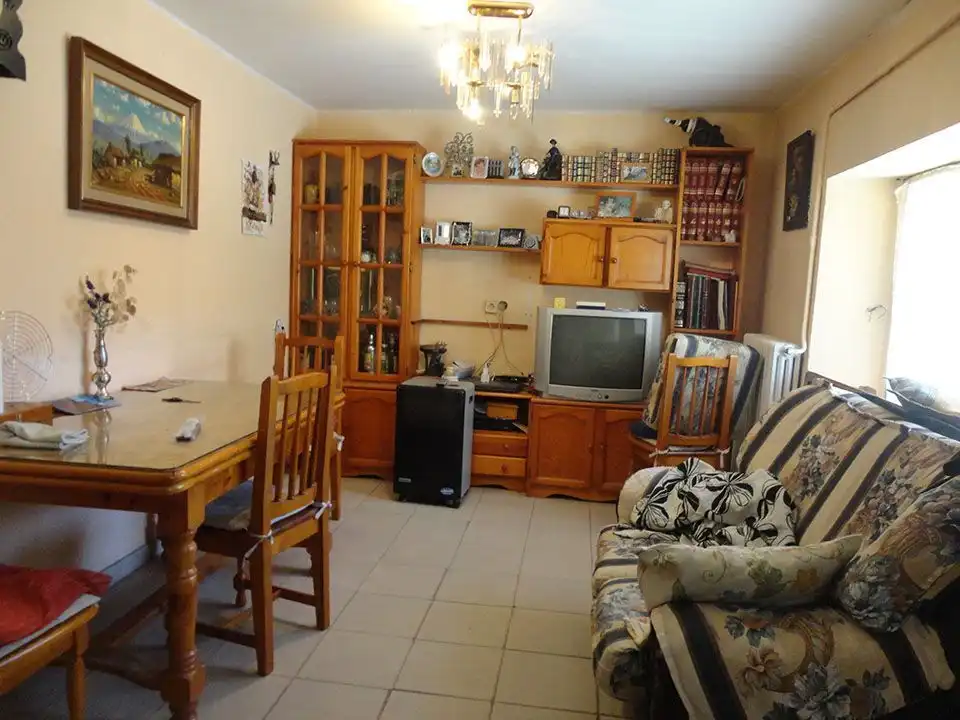 Sala de estar de Finca rústica en venta en Regumiel de la Sierra con Calefacción y Amueblado