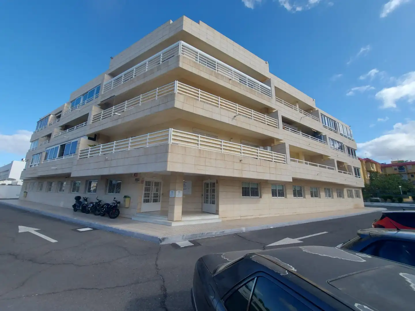Vista exterior de Estudio en venta en San Bartolomé de Tirajana con Amueblado, Horno y Lavadora