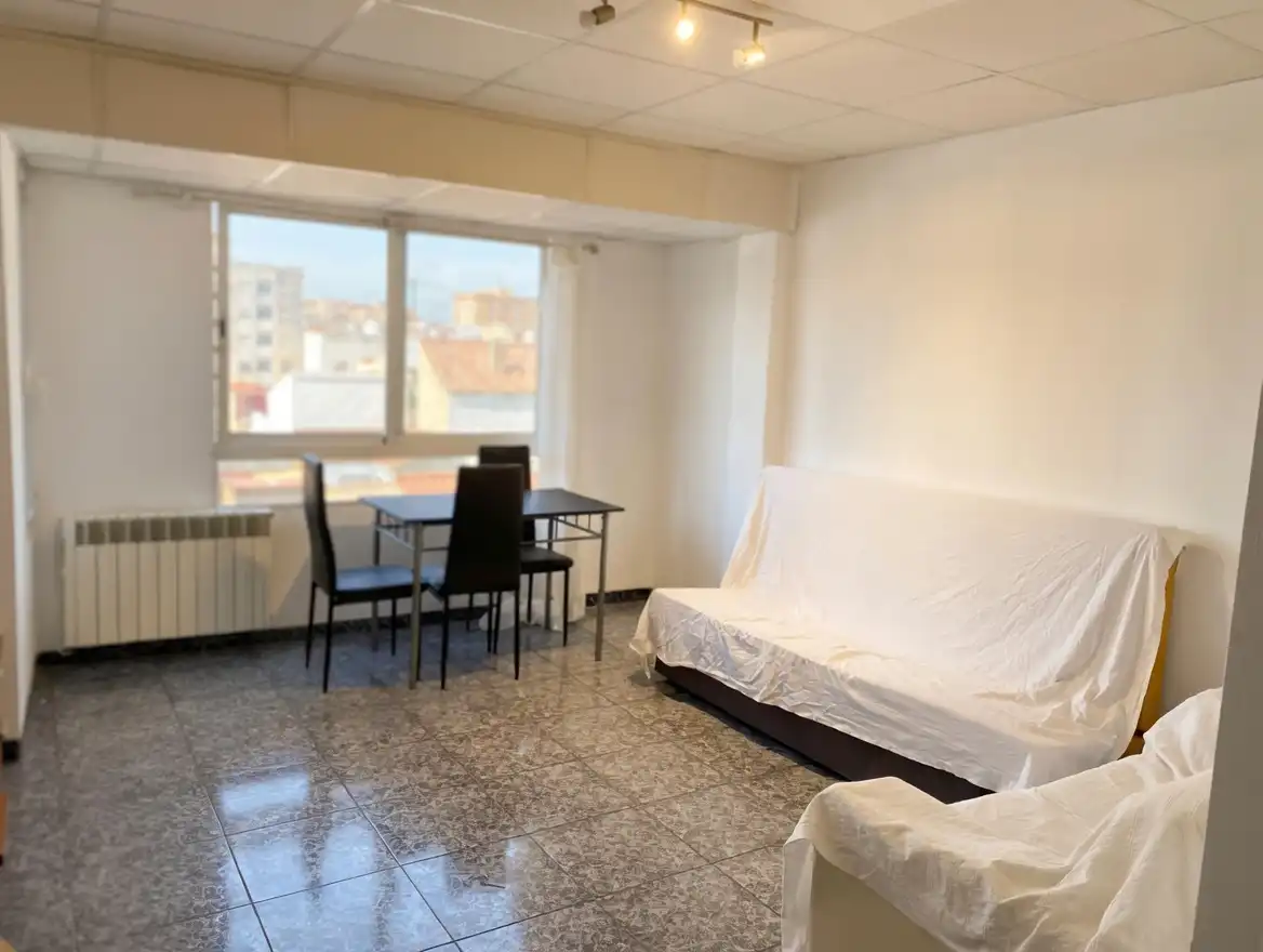 Sala de estar de Piso en venta en Castellón de la Plana / Castelló de la Plana con Calefacción, Parquet y Trastero