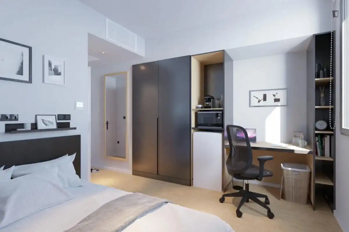 Bedroom of Flat for share in Arrosadia