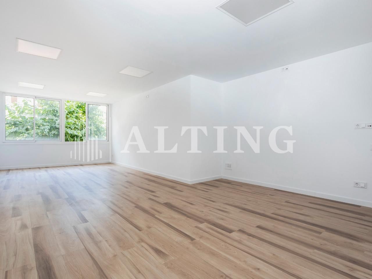 Bedroom of Office for sale in  Barcelona Capital  with Air Conditioner and Heating