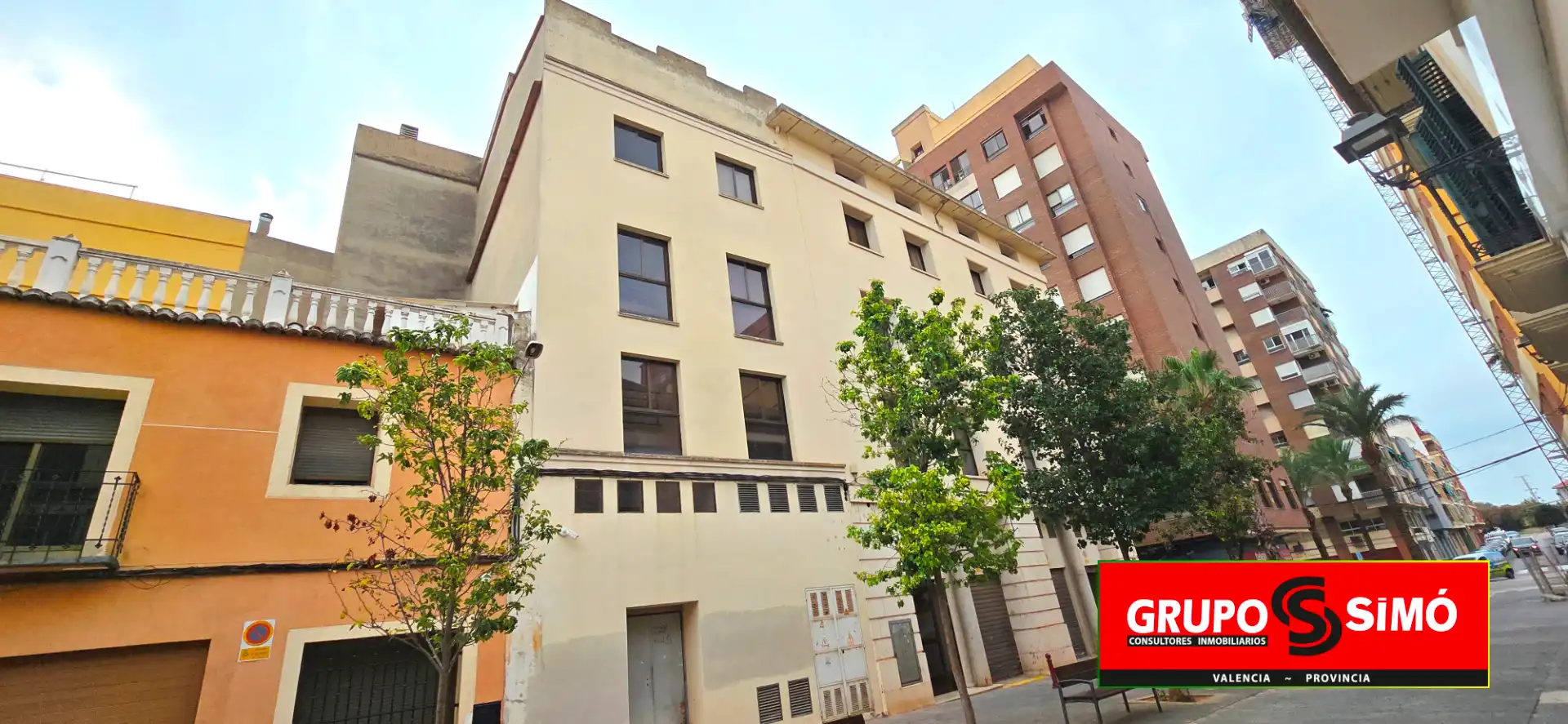 Vista exterior de Oficina en venta en Alzira con Aire acondicionado