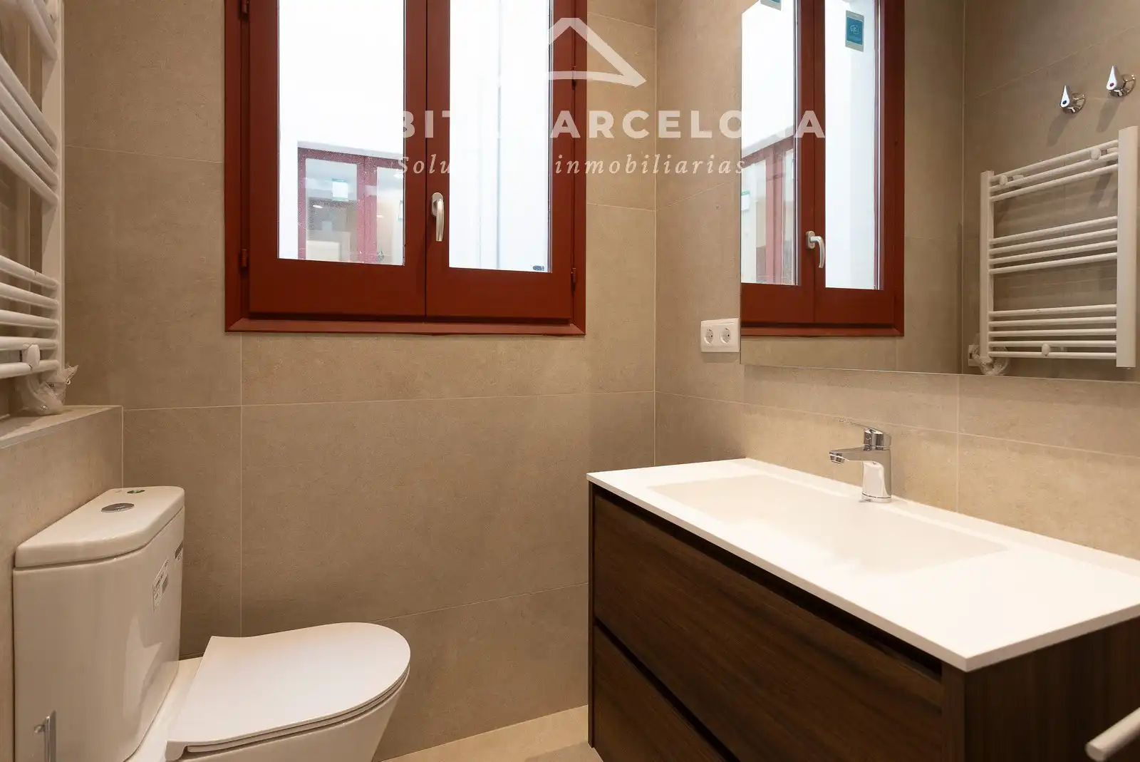Baño de Dúplex en venta en Barcelona con Aire acondicionado, Calefacción y Jardín privado