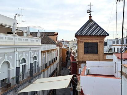 Vista exterior de Pis en venda en  Sevilla Capital amb Aire condicionat, Traster i Balcó