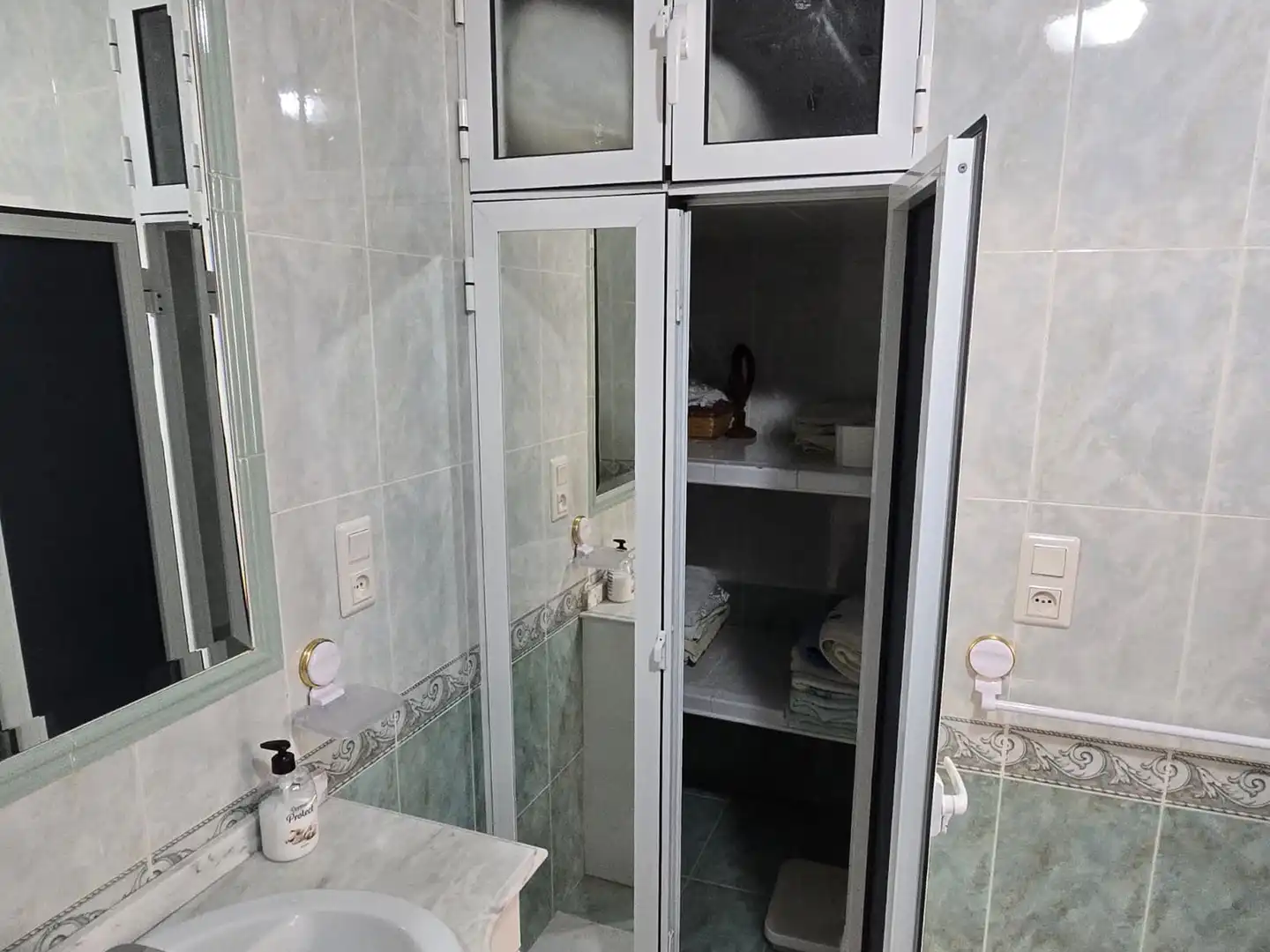 Baño de Casa o chalet en venta en Campillos con Jardín privado, Terraza y Amueblado