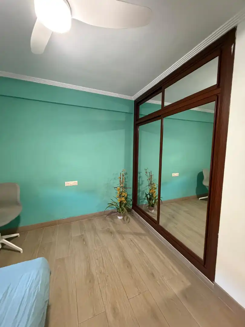Flat for sale in Sevilla  with Air Conditioner and Balcony