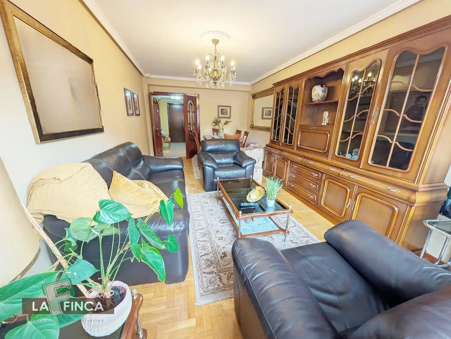 Living room of Flat for sale in Oviedo   with Parquet flooring and Furnished