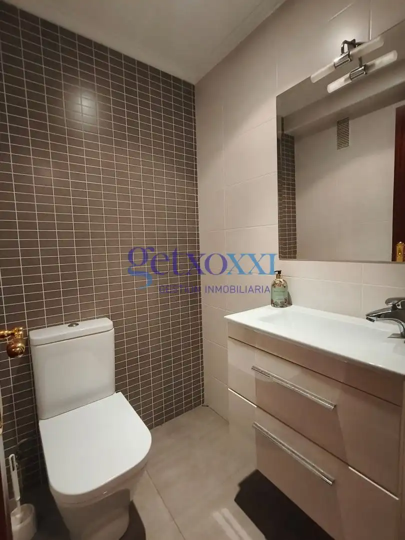Baño de Piso en venta en Getxo  con Calefacción y Trastero
