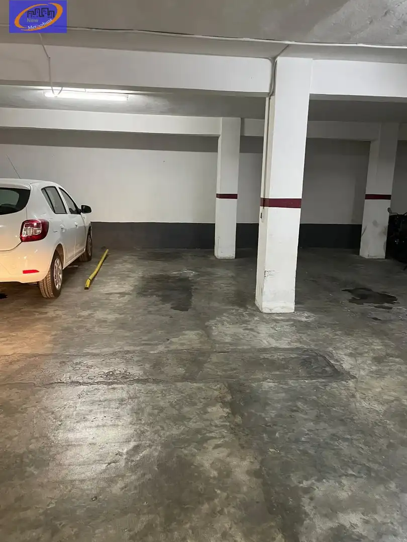 Garaje de alquiler en Calle APARICIO ALBIÑANA, 11, Barrio de Campanar