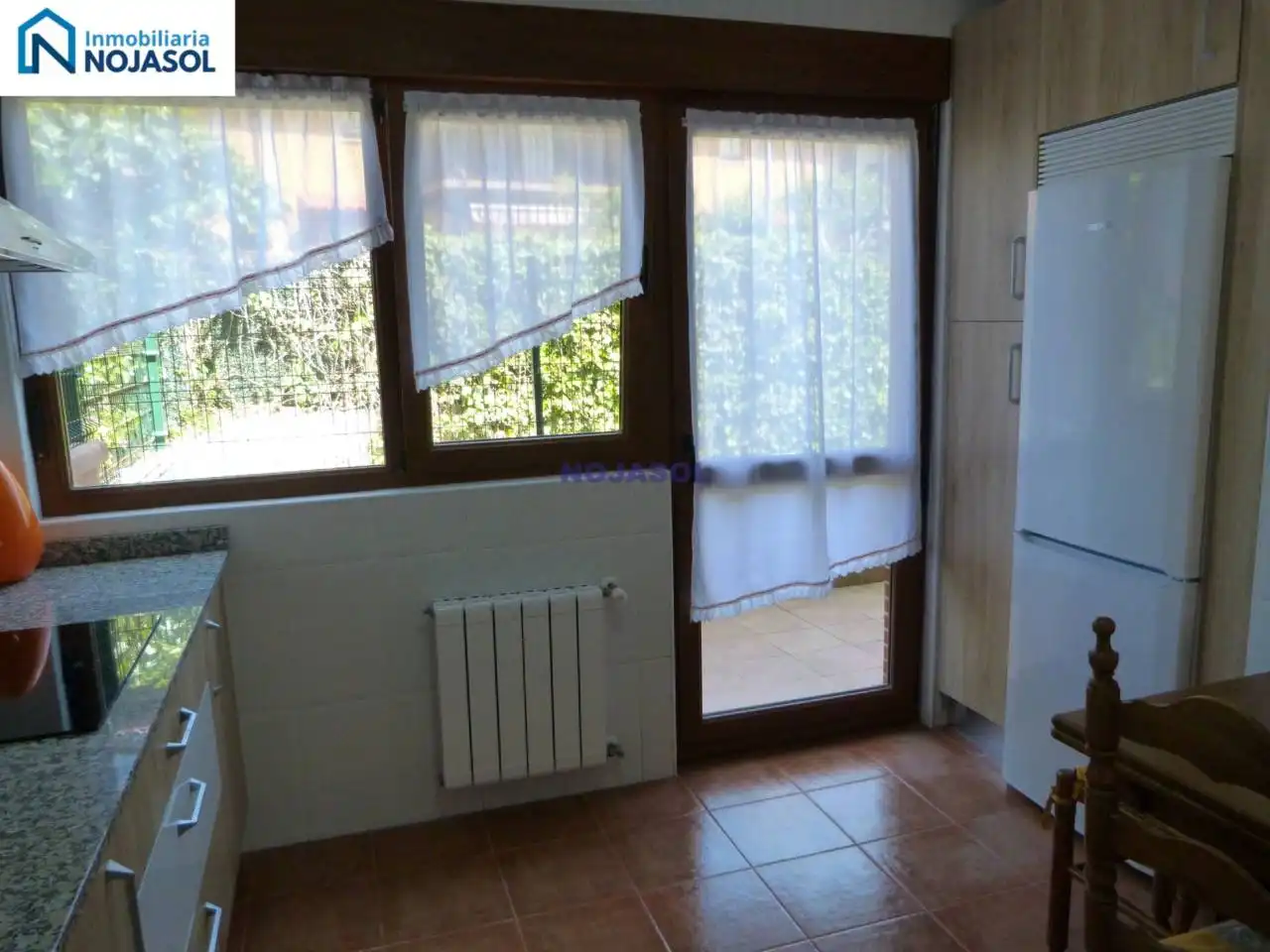 Küche von Einfamilien-Reihenhaus zum Verkauf in Bareyo mit Heizung, Terrasse und Möbliert