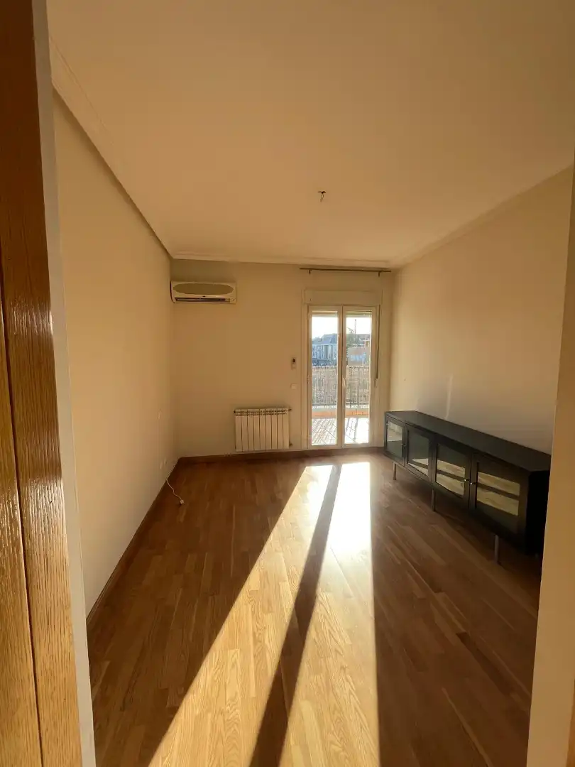 Habitación de Ático en venta en Las Rozas de Madrid con Aire acondicionado, Calefacción y Parquet