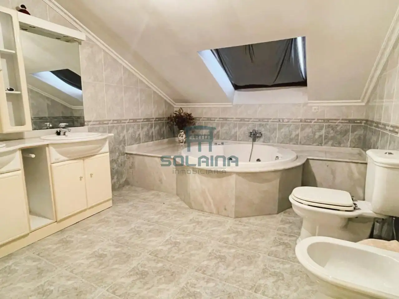 Bathroom of Houses for sale in Ourense Capital   with Heating, Private garden and Terrace